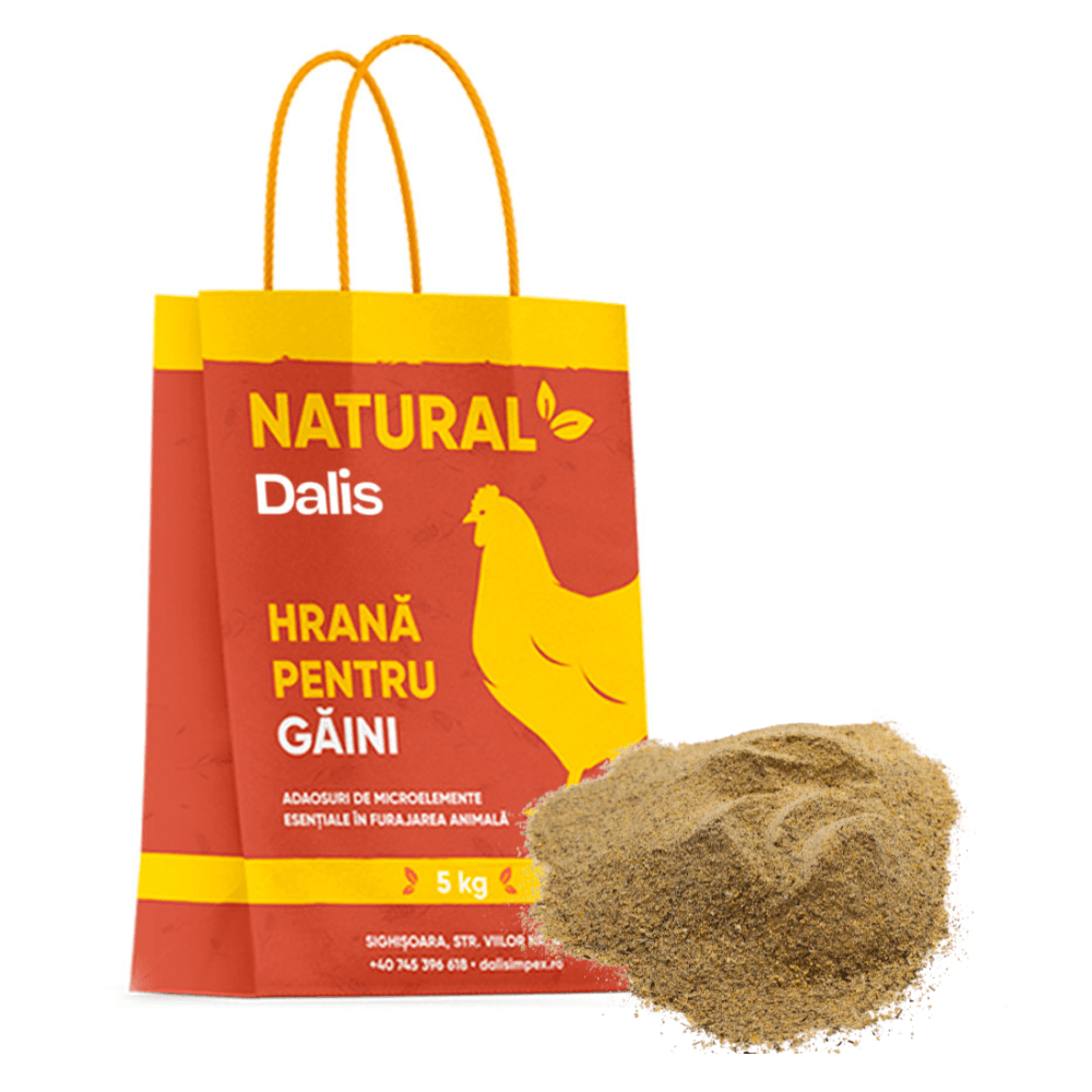 Natural Dalis 5kg chicken feed bag with yellow and red design and loose poultry feed pile