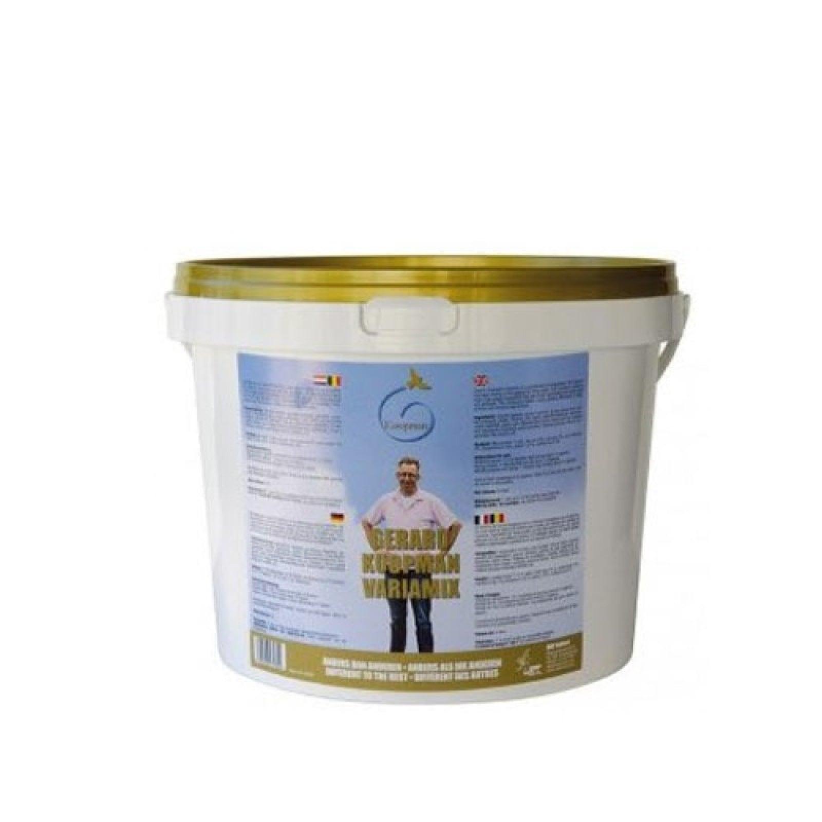 8 kg white plastic bucket with gold lid labeled Derabu Koopman Variamix mineral supplement