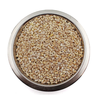 Orz decorticat pentru hrana păsărilor și animalelor